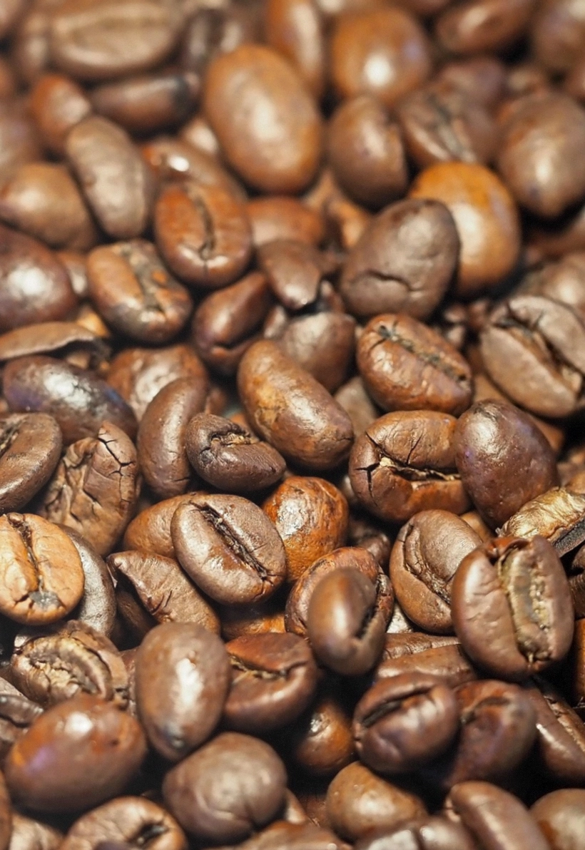 Rohkaffeesack mit Aufdruck Huila im Lager neben der Rösterei